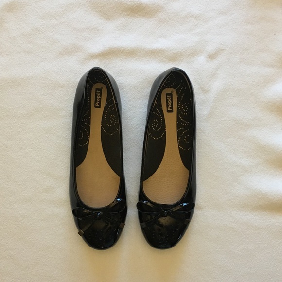 Propet Emma Black Patient Flats - Picture 1 of 4